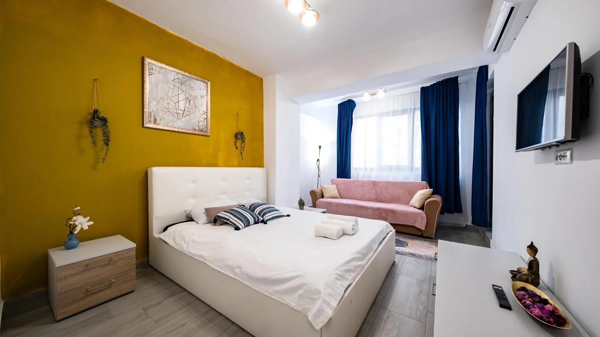 The Golden Studio - With Free Gym Bucarest