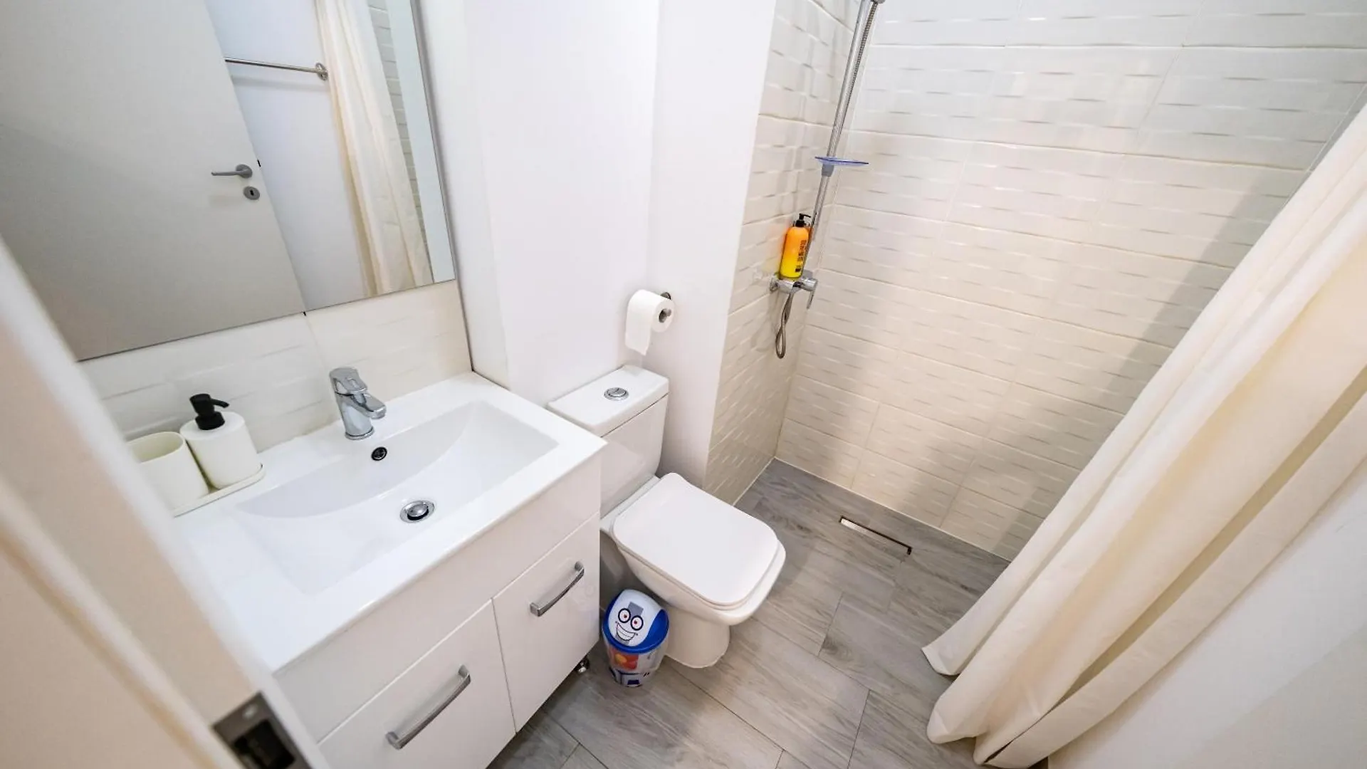 Appartement The Golden Studio - With Free Gym Bucarest